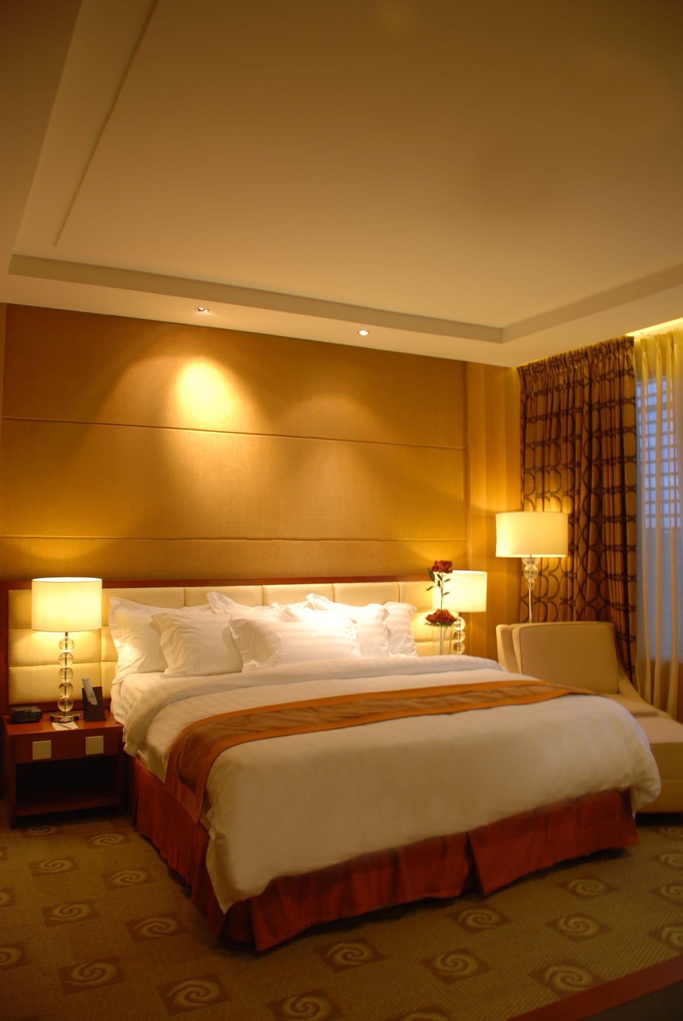 The Avenue Plaza Hotel Нага Екстер'єр фото