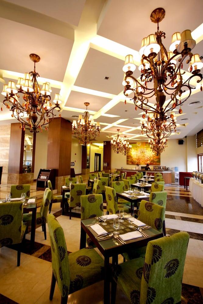 The Avenue Plaza Hotel Нага Екстер'єр фото