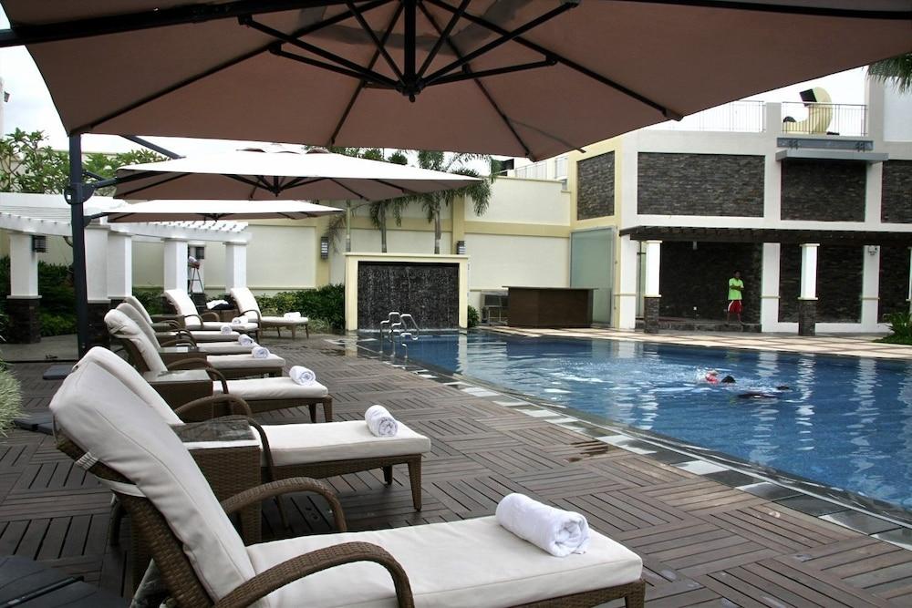 The Avenue Plaza Hotel Нага Екстер'єр фото