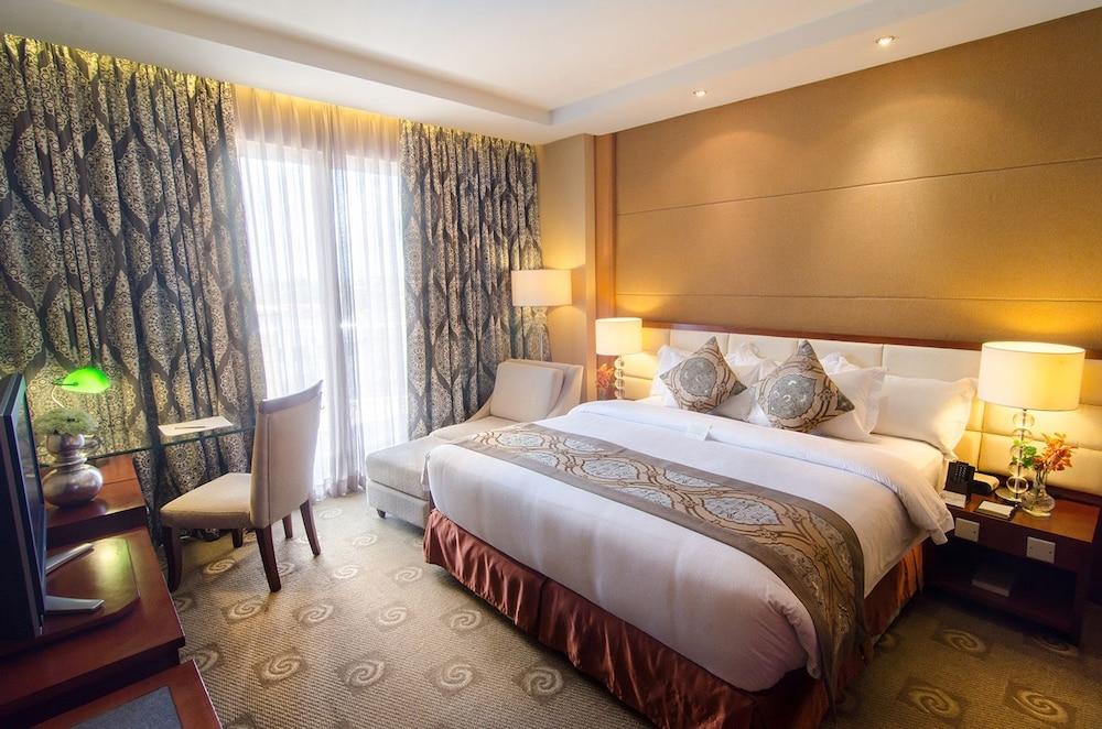 The Avenue Plaza Hotel Нага Екстер'єр фото