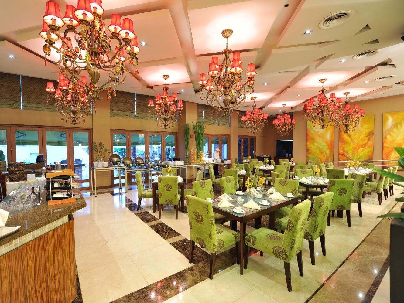 The Avenue Plaza Hotel Нага Екстер'єр фото